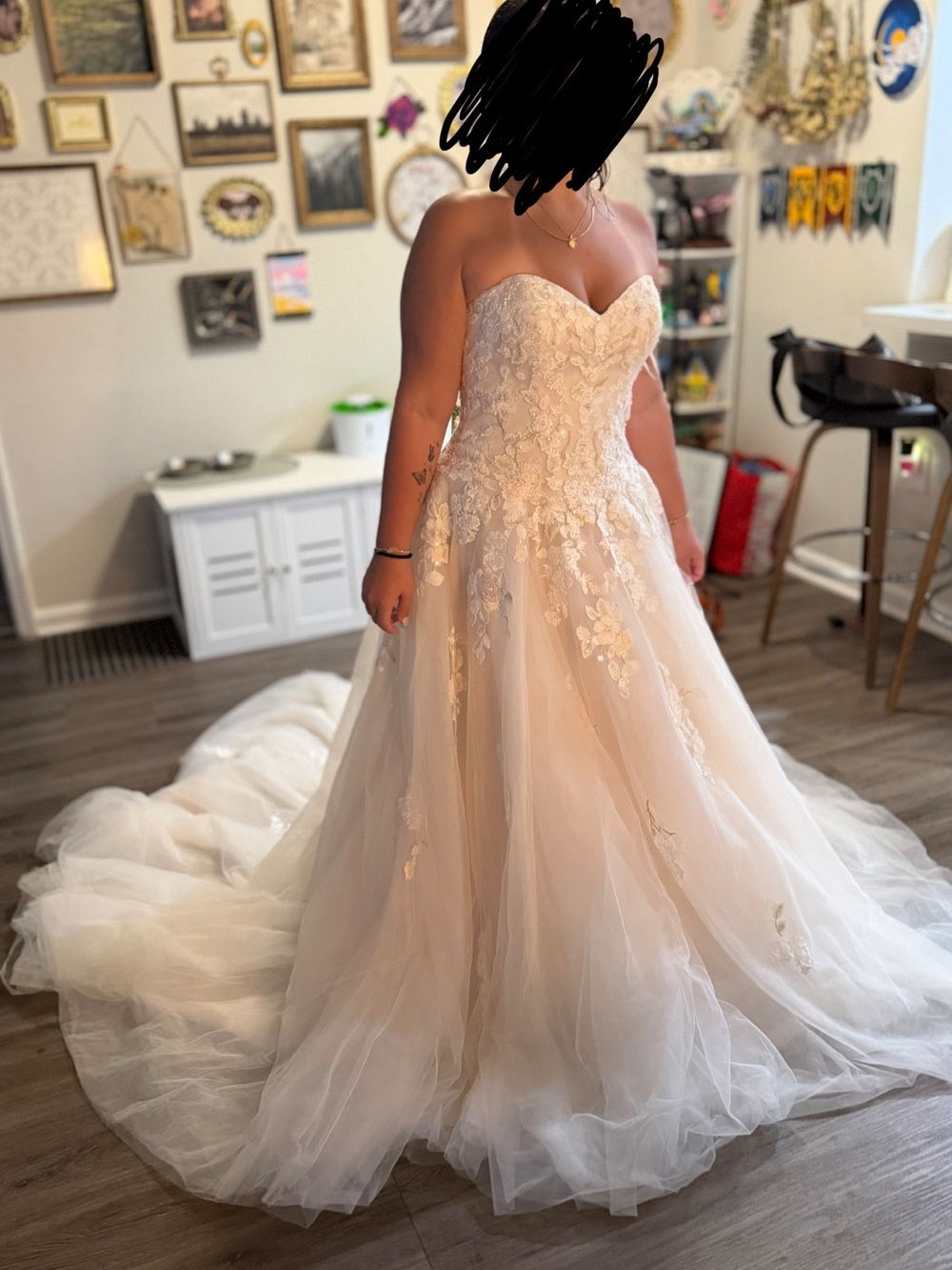 David's Bridal Ivory Strapless Lace Appliqué A-Line Wedding Gown